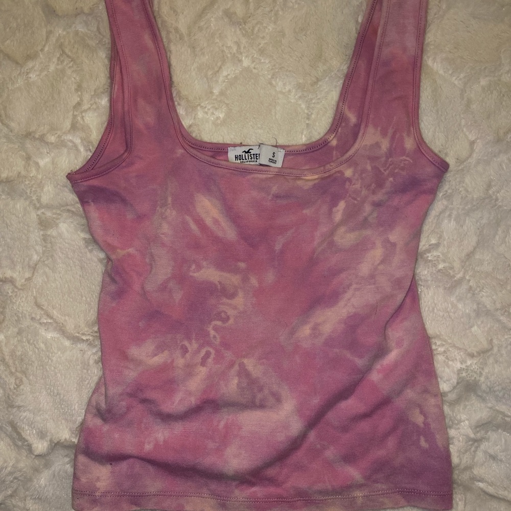 HOLLISTER tank
